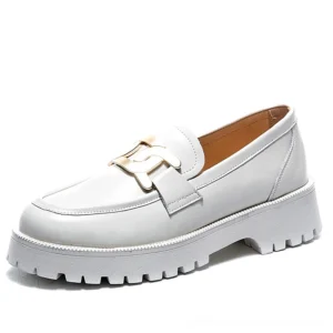 Beige cream gothic platform loafers with 4.5cm thick sole and gold metal chain decor, detailed side angle showing substantial rubber outsole and refined leather craftsmanship