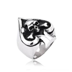 Spade skull cross gothic signet ring stainless steel polished silver tone three-quarter front view